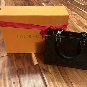 Louis Vuitton On The Go PM